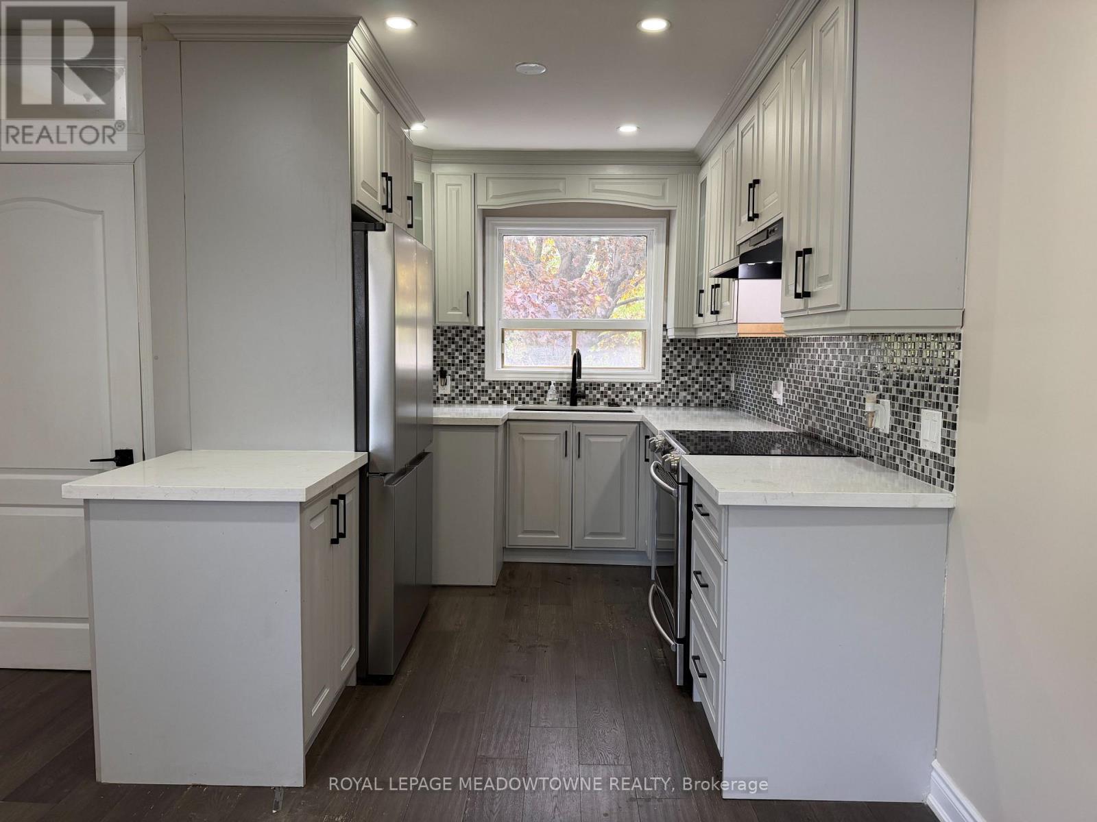 Main - 4 Keats Avenue, Halton Hills, Ontario  L7G 1T4 - Photo 6 - W13459478