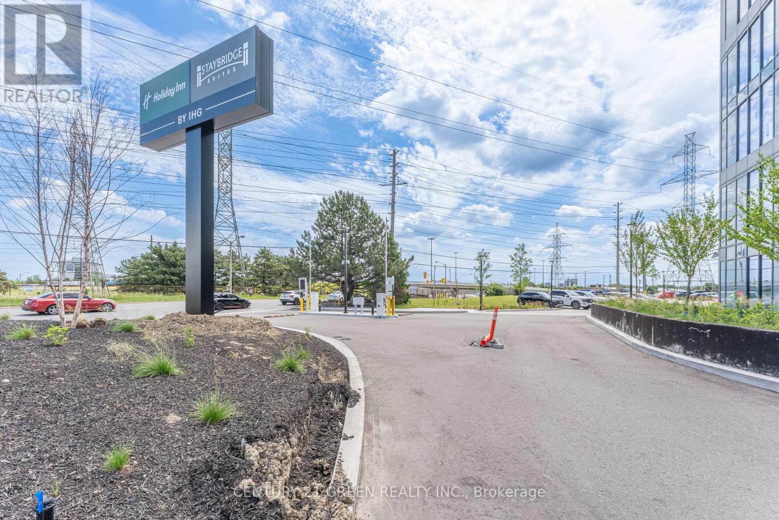 998 MARTIN GROVE ROAD, Toronto, Ontario