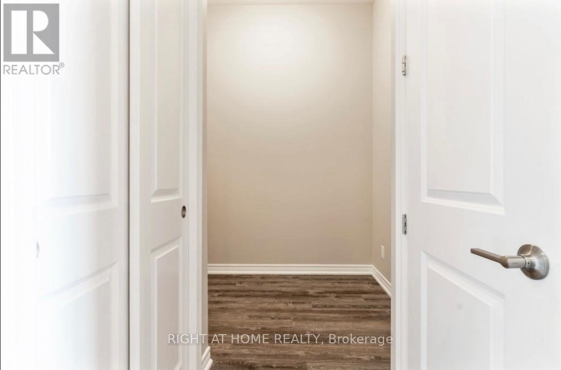 417 - 457 Plains Road E, Burlington, Ontario  L7T 2E4 - Photo 6 - W13459488