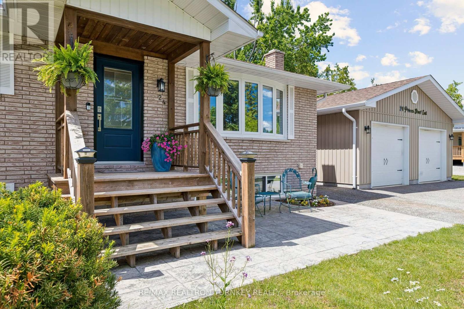24 PRINCES' STREET E, Kawartha Lakes, Ontario