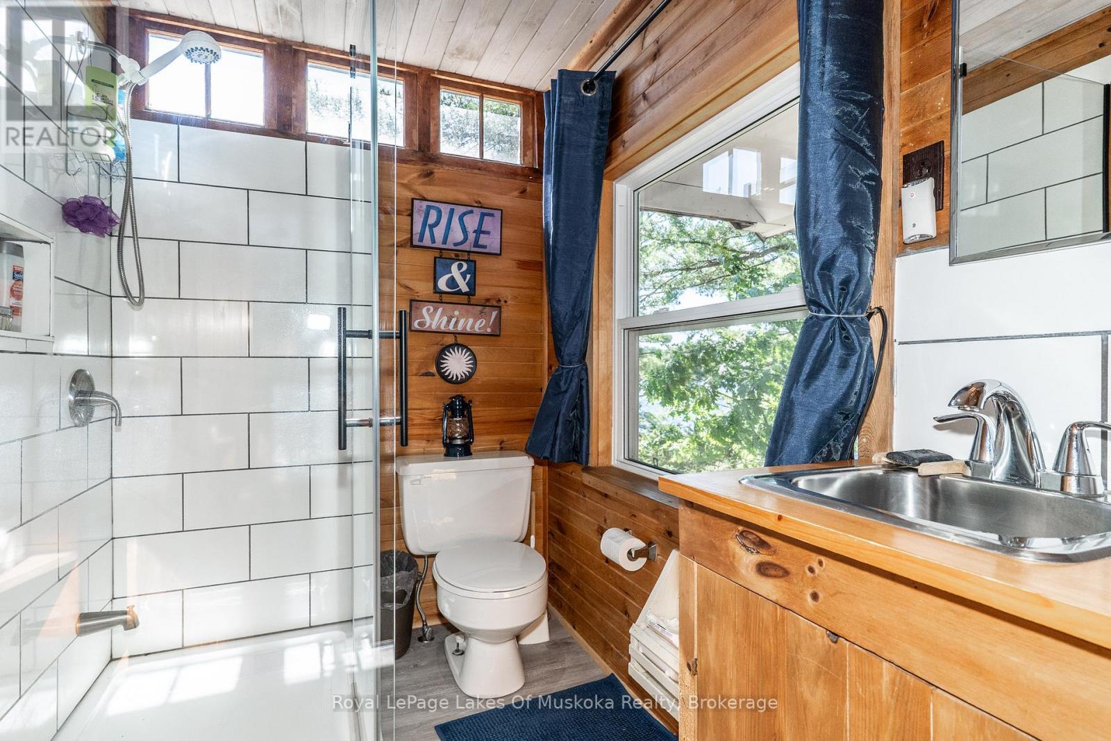 1 Island 9kl (1 Chief Island), Gravenhurst, Ontario  P0E 1G0 - Photo 15 - X13455552