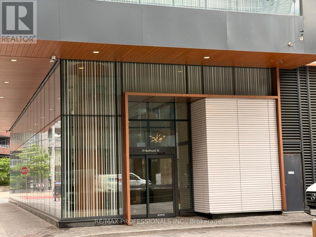 1708 - 19 BATHURST STREET, Toronto, Ontario