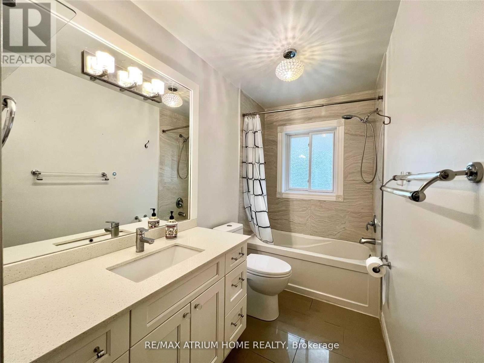 25 Dunlace Drive, Toronto, Ontario  M2L 2R8 - Photo 12 - C13411978