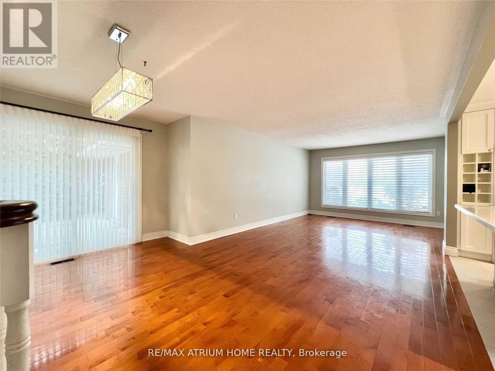 25 Dunlace Drive, Toronto, Ontario  M2L 2R8 - Photo 7 - C13411978