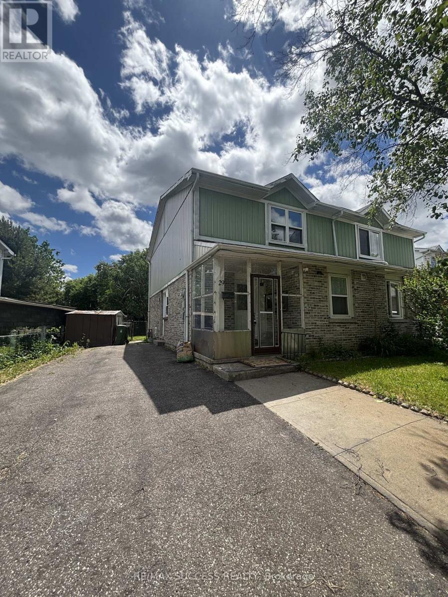 29 HORSELEY HILL DRIVE, Toronto, Ontario