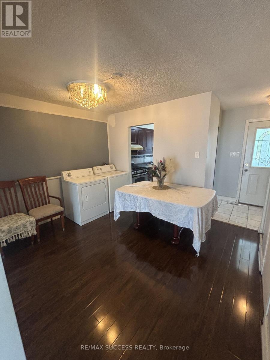 29 Horseley Hill Drive, Toronto, Ontario M1B 1W4 - Photo 10 - E13459520
