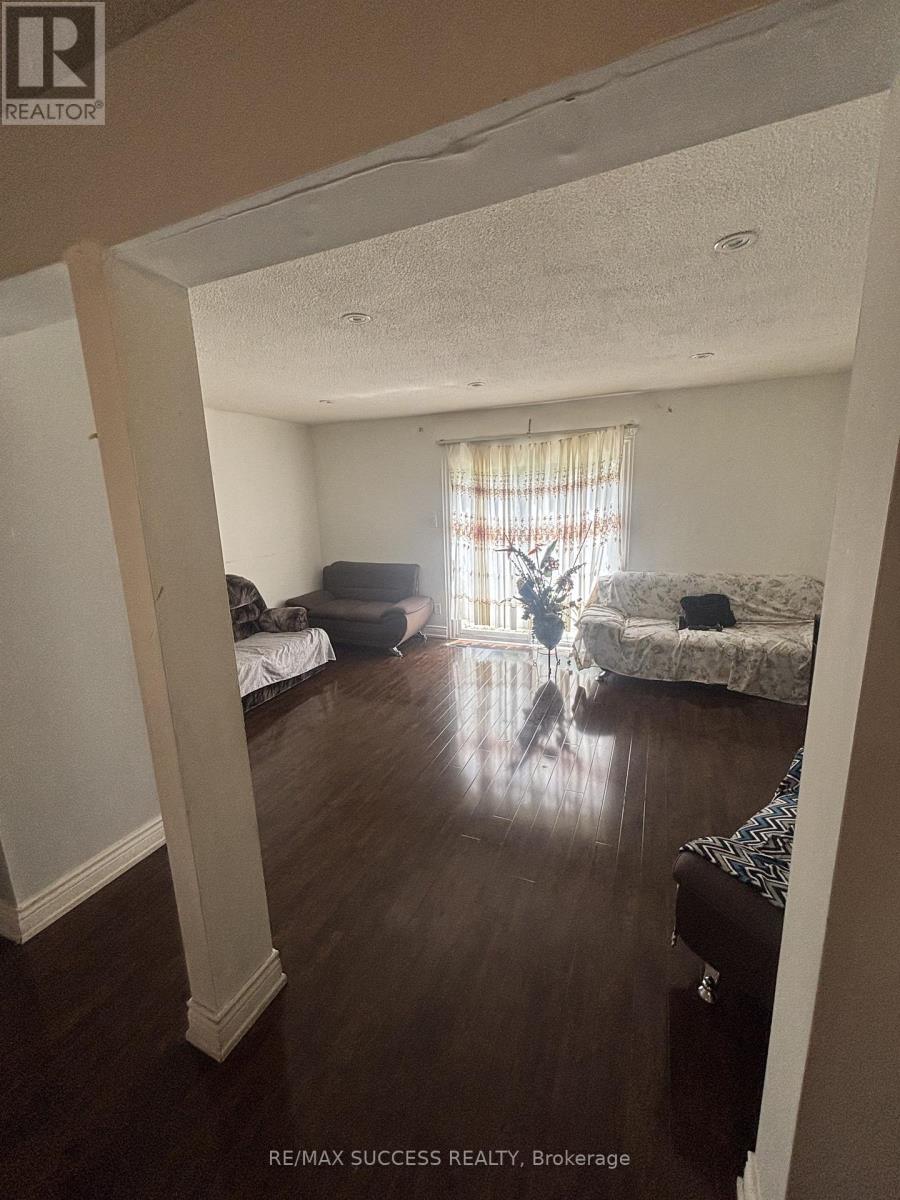 29 Horseley Hill Drive, Toronto, Ontario M1B 1W4 - Photo 13 - E13459520