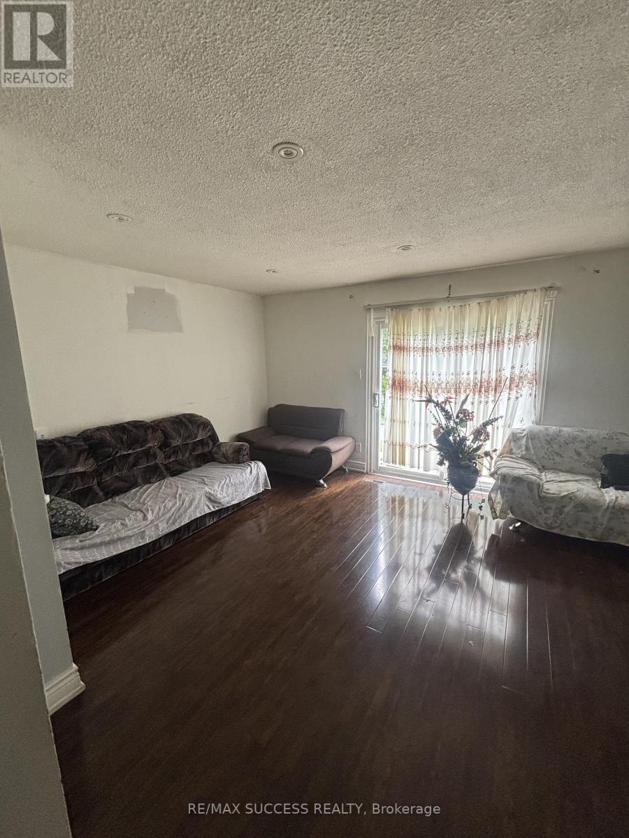 29 Horseley Hill Drive, Toronto, Ontario M1B 1W4 - Photo 14 - E13459520