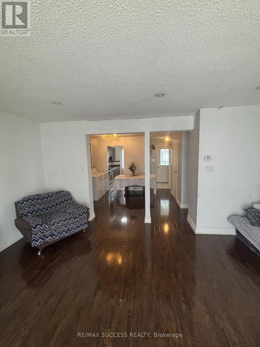 29 Horseley Hill Drive, Toronto, Ontario M1B 1W4 - Photo 16 - E13459520