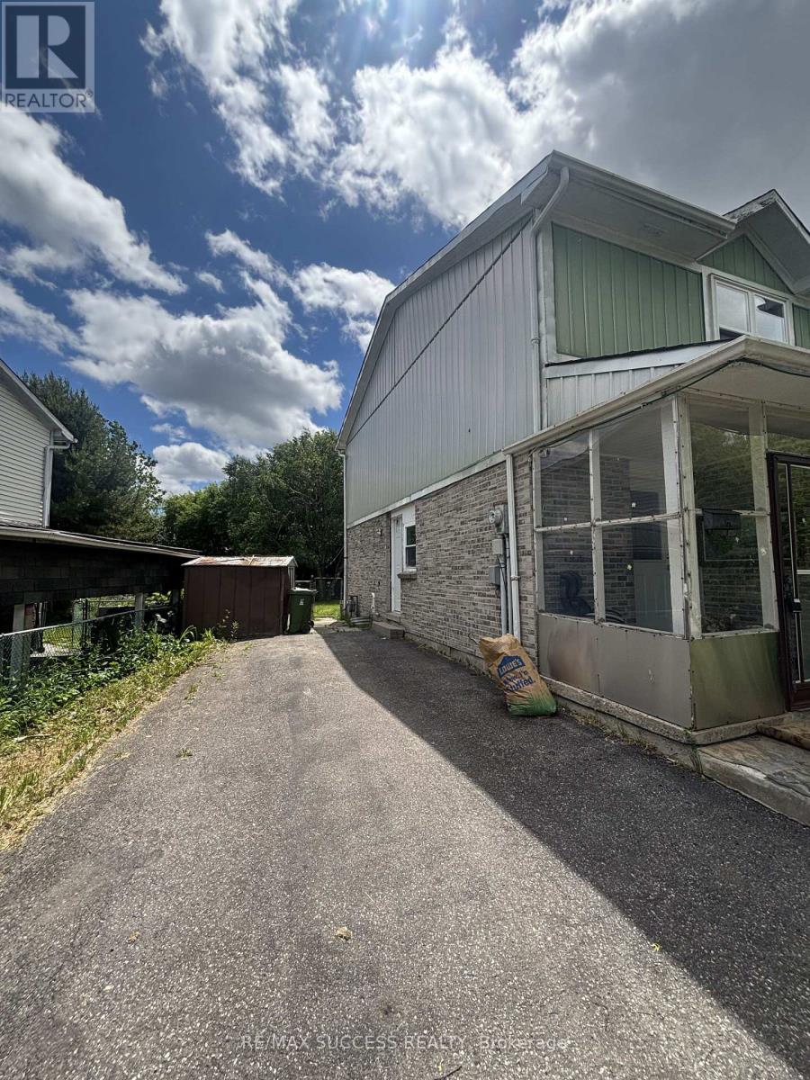 29 Horseley Hill Drive, Toronto, Ontario M1B 1W4 - Photo 3 - E13459520