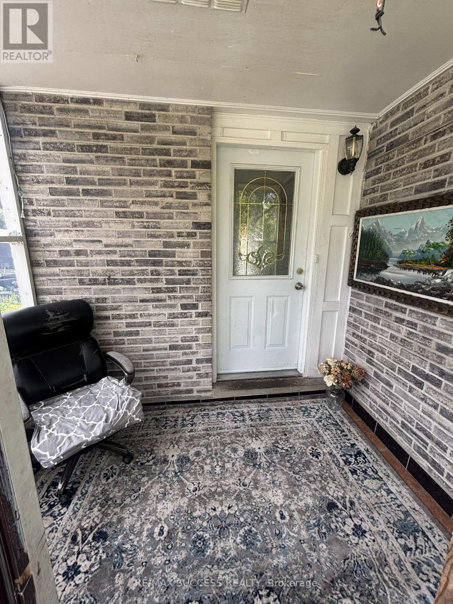 29 Horseley Hill Drive, Toronto, Ontario M1B 1W4 - Photo 5 - E13459520