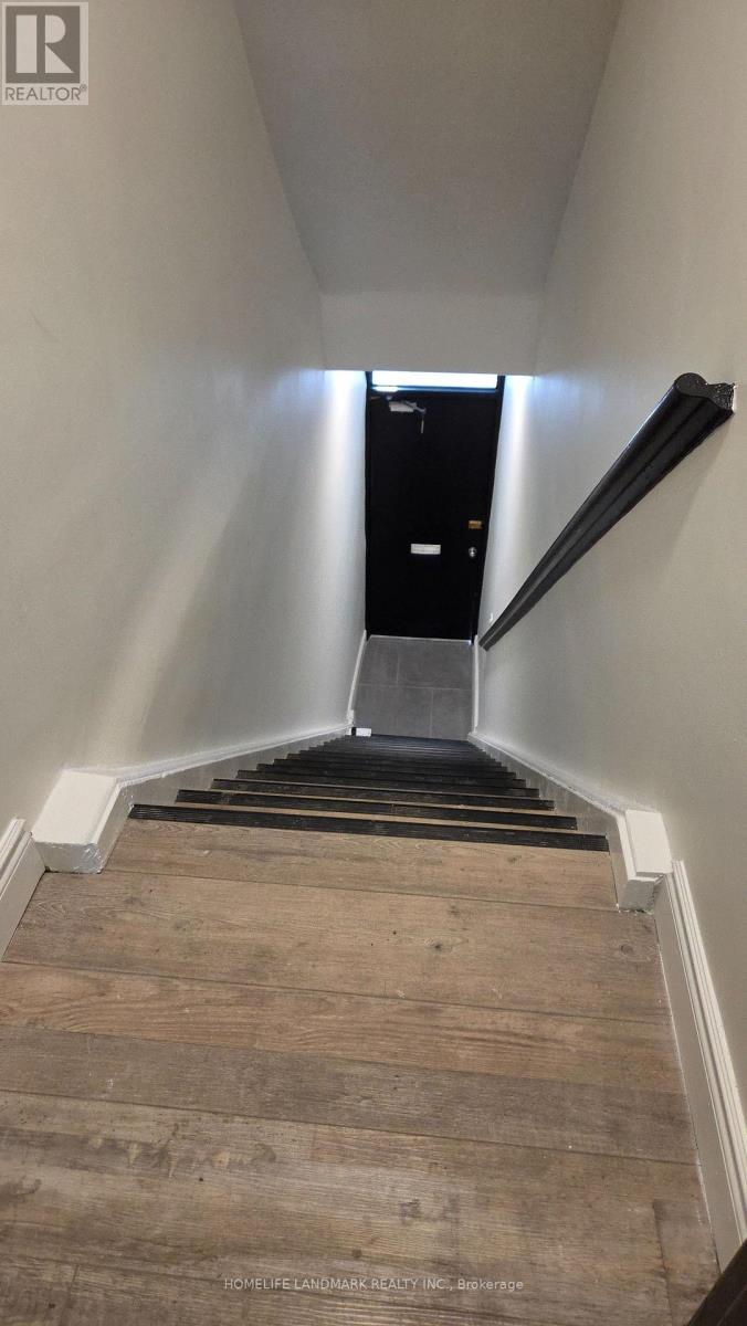 1 - 793 Broadview Avenue, Toronto, Ontario M4K 2P8 - Photo 2 - E13459524