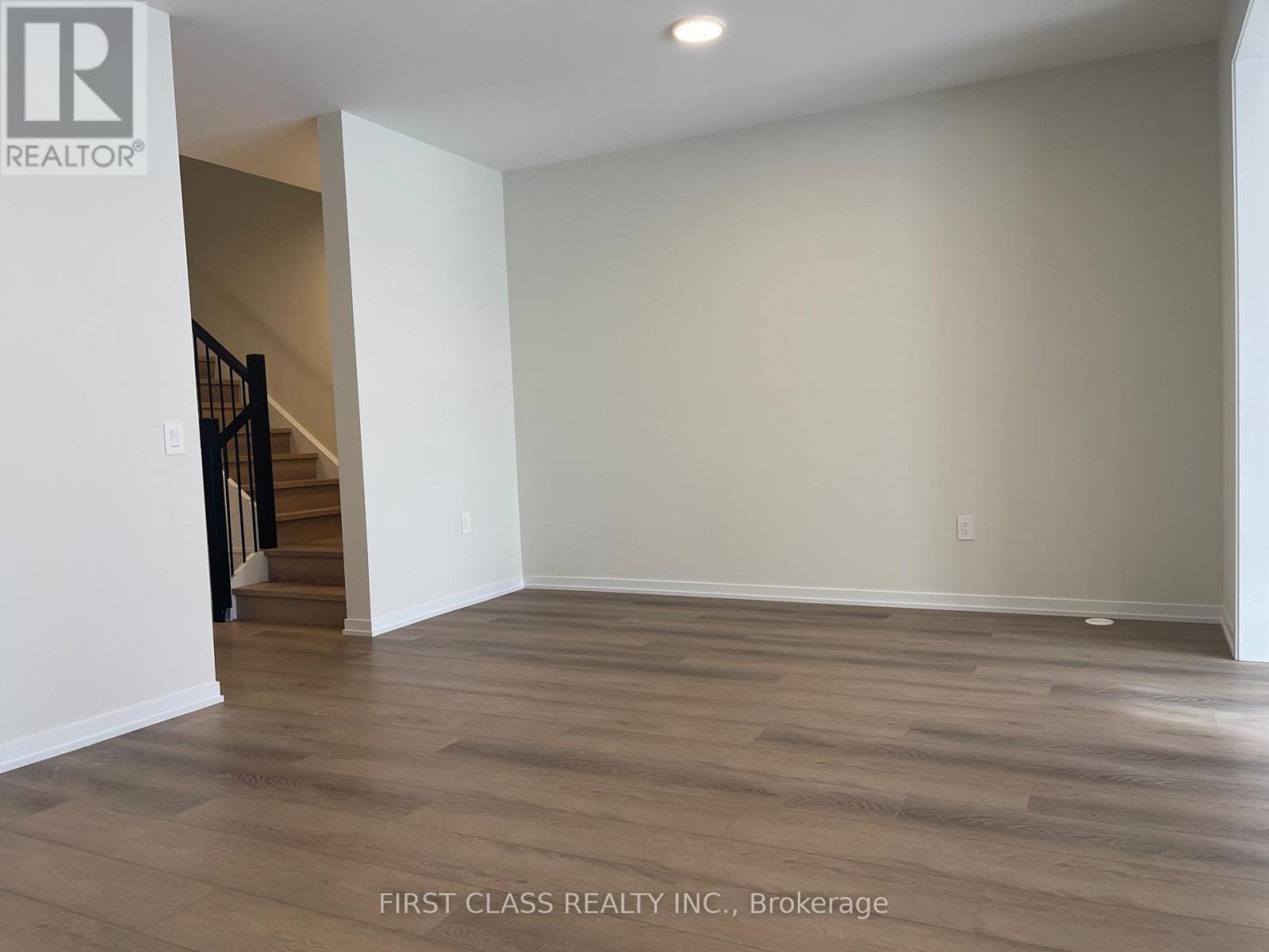 22 Arrow Court, Richmond Hill, Ontario  L4E 3R2 - Photo 6 - N13459502