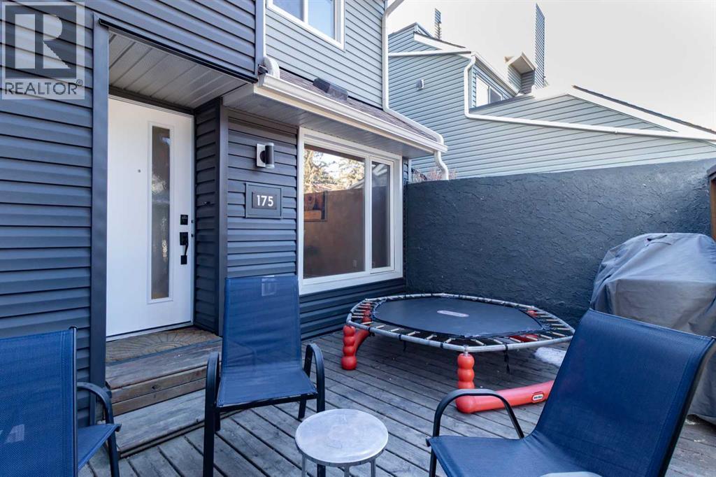 175, 77 Glamis Green Sw, Calgary, Alberta  T3E 6T9 - Photo 2 - A2284199