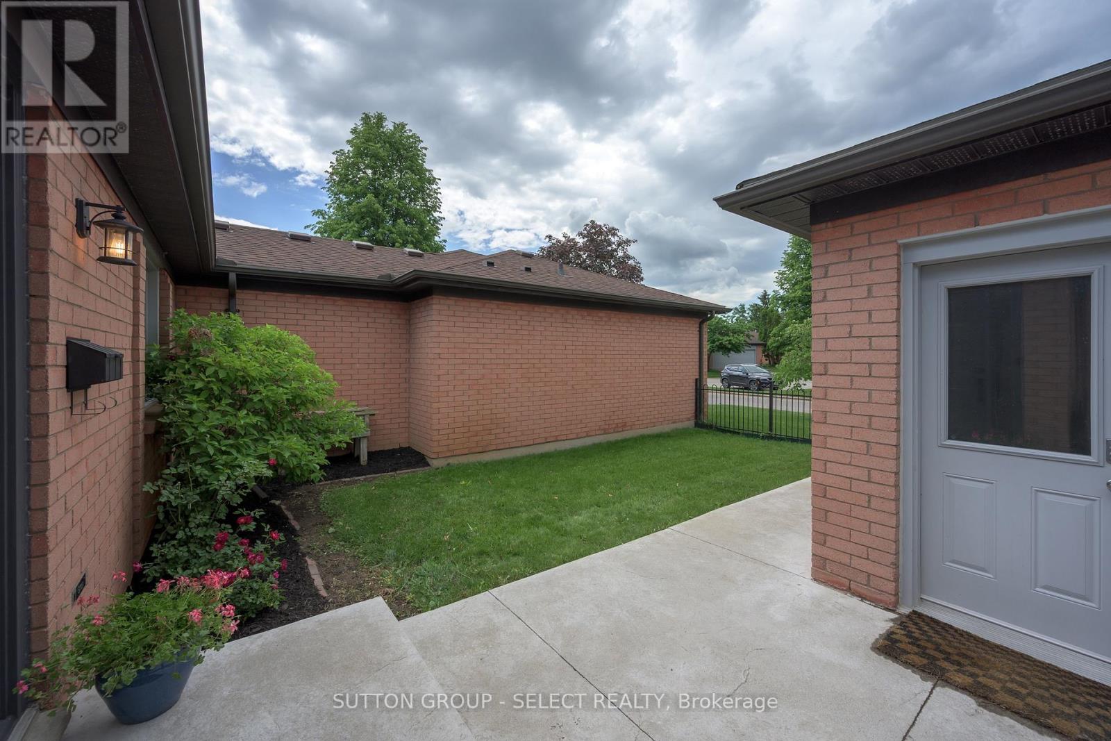 24 - 65 Fiddlers Green Road, London North, Ontario  N6H 4V5 - Photo 3 - X13459556