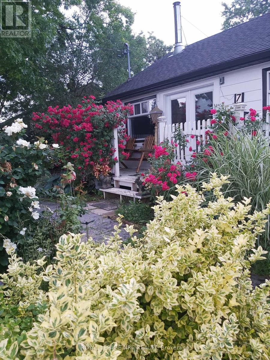 7 Vera Street, St. Catharines, Ontario  L2S 1C3 - Photo 2 - X13459538