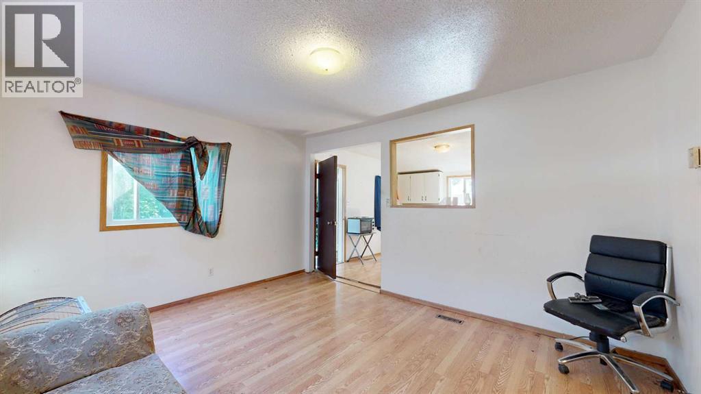 4712 54 Street, Stettler, Alberta  T4K 1B2 - Photo 9 - A2319272
