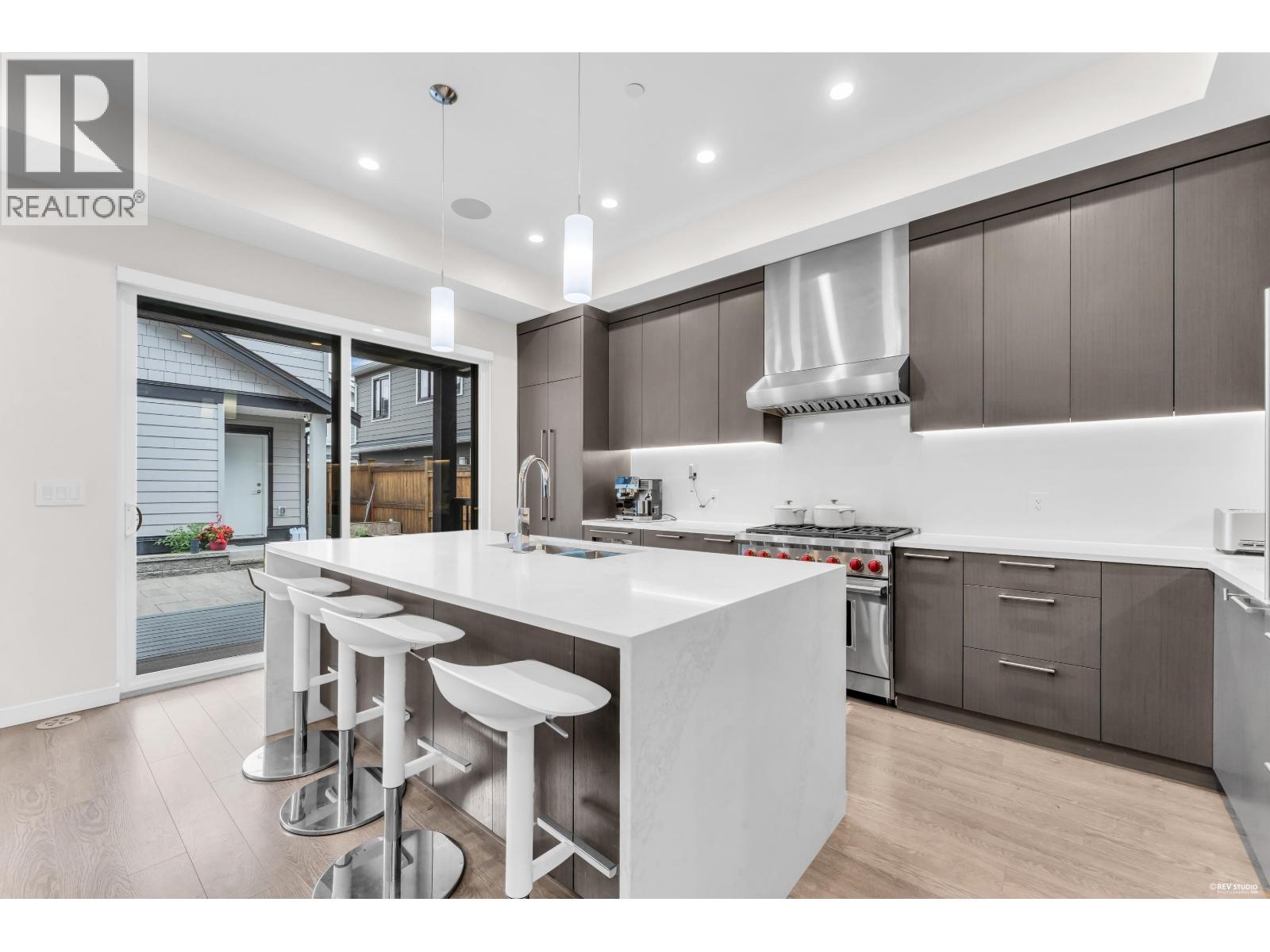 4717 Hemlock Way, Tsawwassen, British Columbia  V4M 4G2 - Photo 2 - R3137233