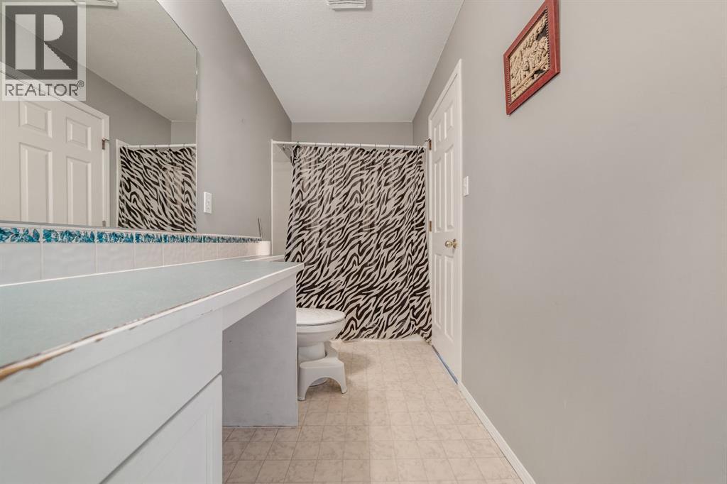 260 Red Crow Boulevard W, Lethbridge, Alberta  T1K 7B6 - Photo 18 - A2321341