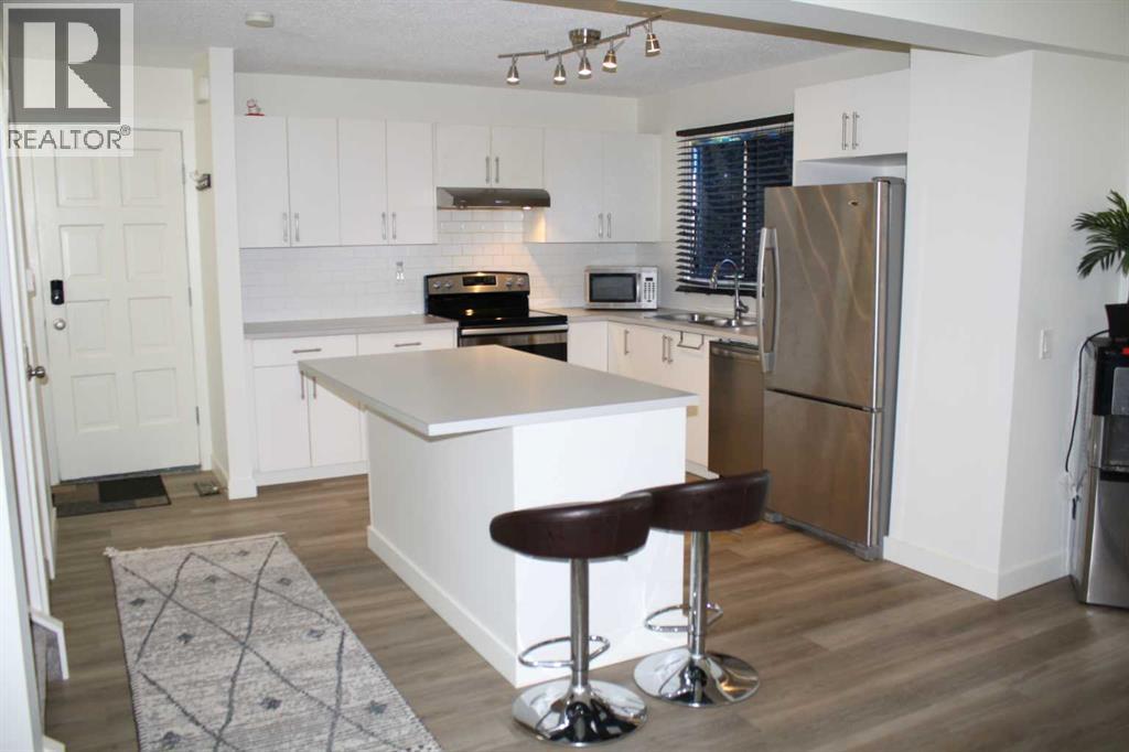 3052 32a Avenue Se, Calgary, Alberta  T2B 0J3 - Photo 12 - A2321373