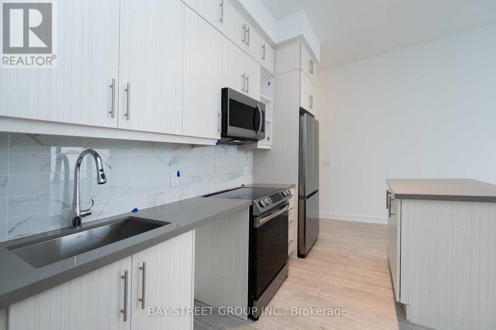 Ph03 - 105 Oneida Crescent, Richmond Hill, Ontario  L4B 0H6 - Photo 11 - N13459560