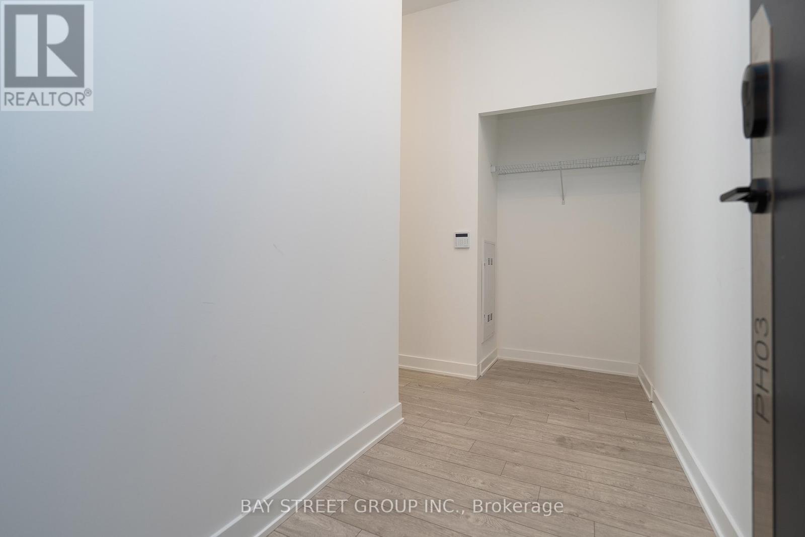 Ph03 - 105 Oneida Crescent, Richmond Hill, Ontario  L4B 0H6 - Photo 5 - N13459560