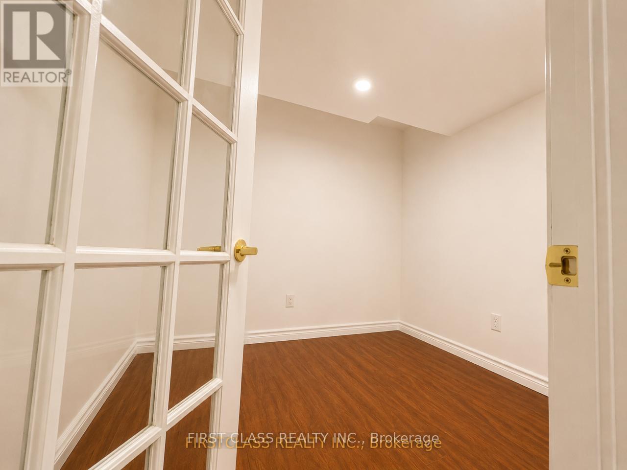 2201 Stratus Drive, Oakville, Ontario  L6M 4W5 - Photo 4 - W13459532