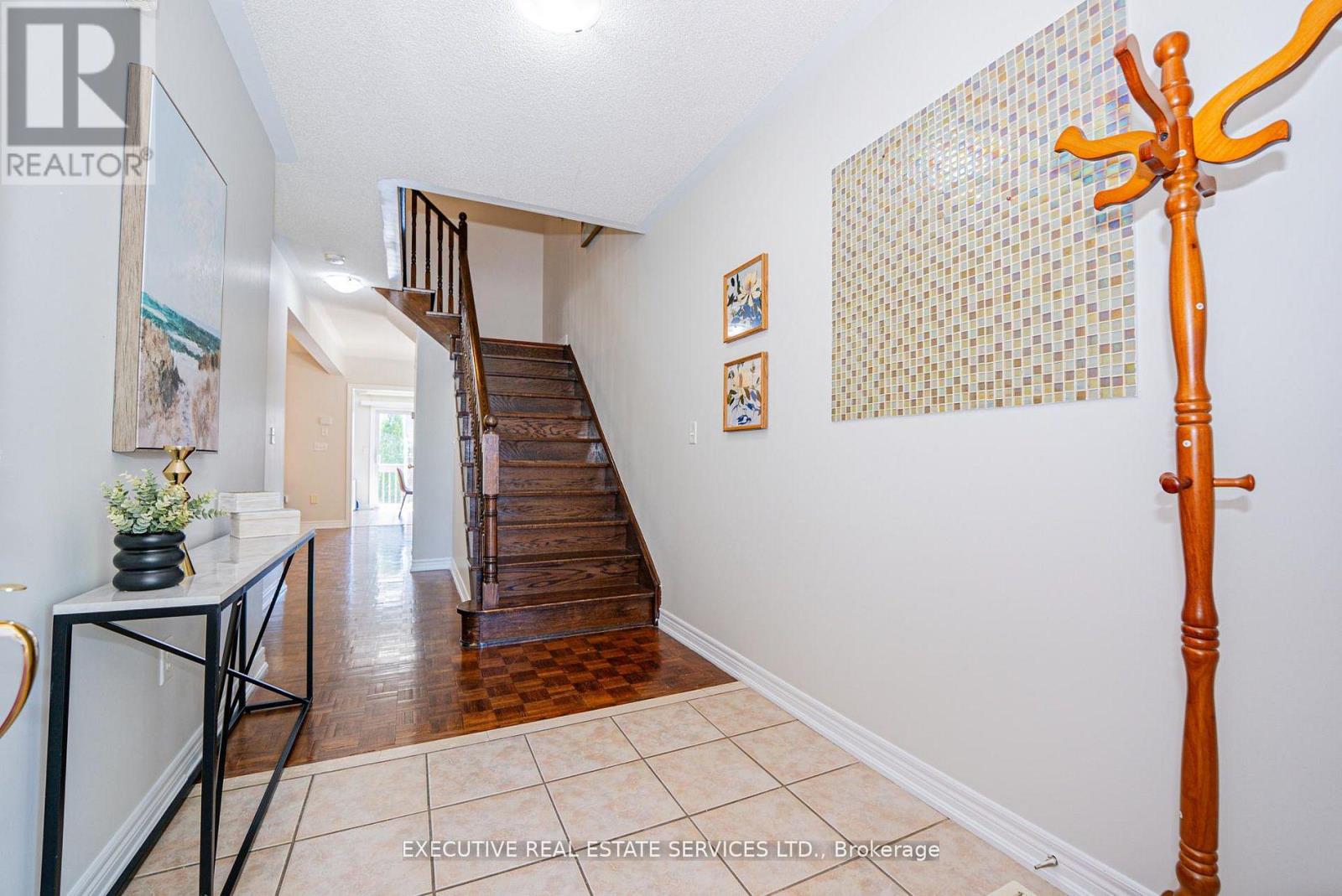 84 Dewridge Court, Brampton, Ontario  L6R 3C1 - Photo 7 - W13459564