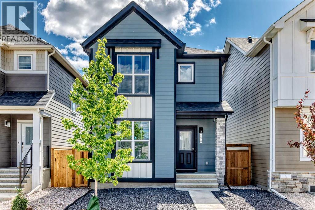 134 Versant View SW, Calgary, Alberta