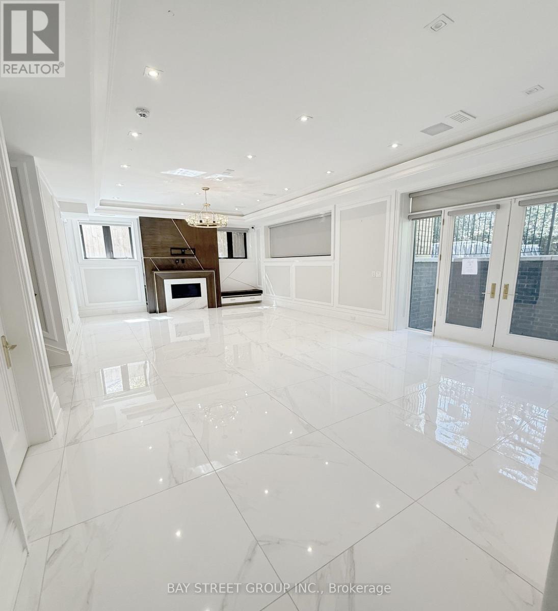 172 MAPLEHURST AVENUE, Toronto, Ontario