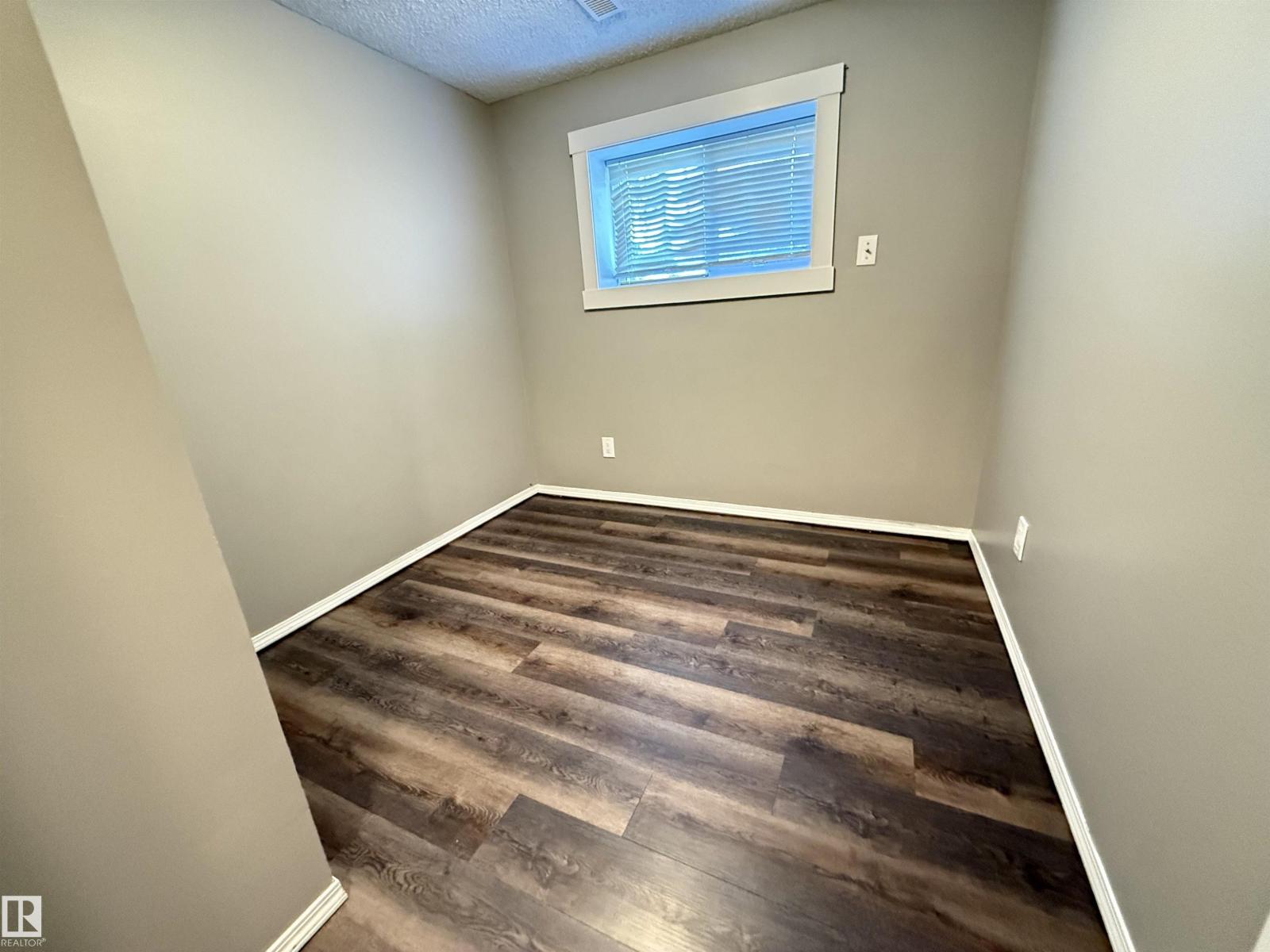 8704 102 Av NW, Edmonton, Alberta  T5H 4B7 - Photo 11 - E4494236