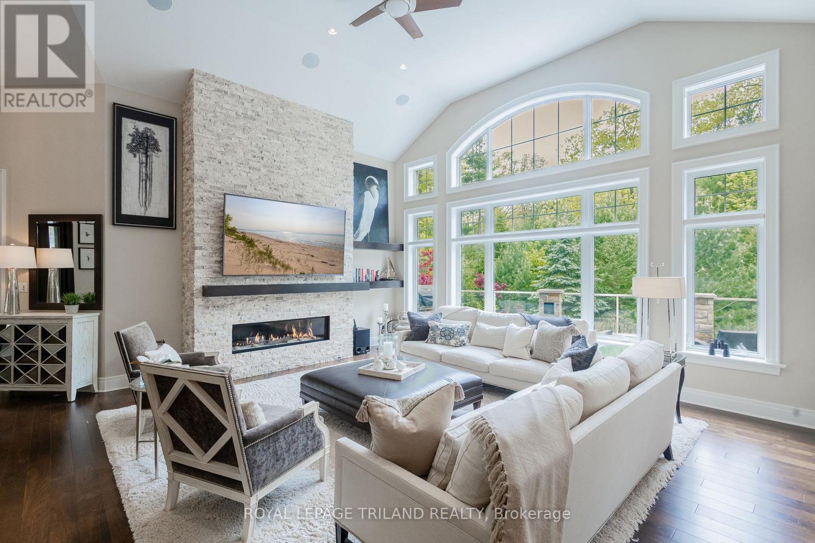 10445 Pinetree Drive, Lambton Shores, Ontario  N0M 1T0 - Photo 7 - X13459578