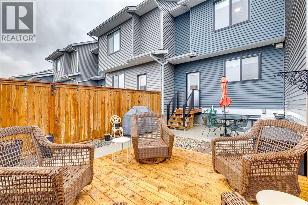15 Larkspur Bend, Okotoks, Alberta  T1S 3K7 - Photo 2 - A2317469