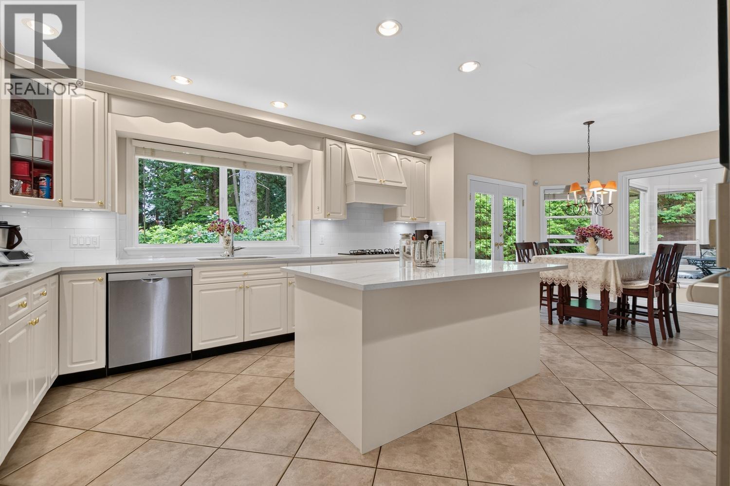 3092 Firestone Place, Coquitlam, British Columbia  V3E 3E1 - Photo 8 - R3137324