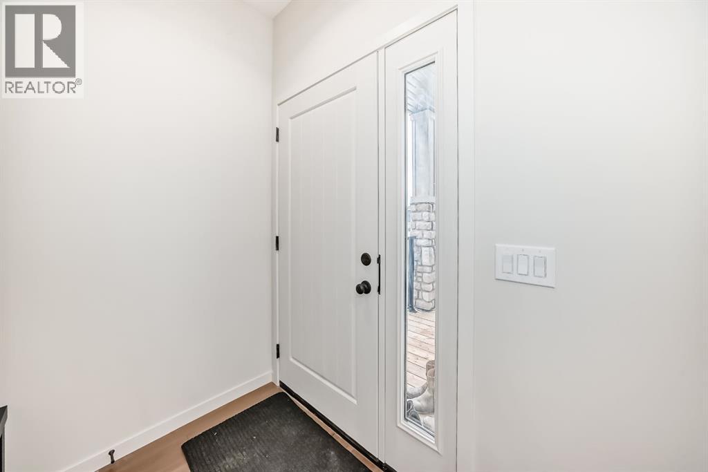 96 Fireside Common, Cochrane, Alberta  T4C 3J1 - Photo 4 - A2309740