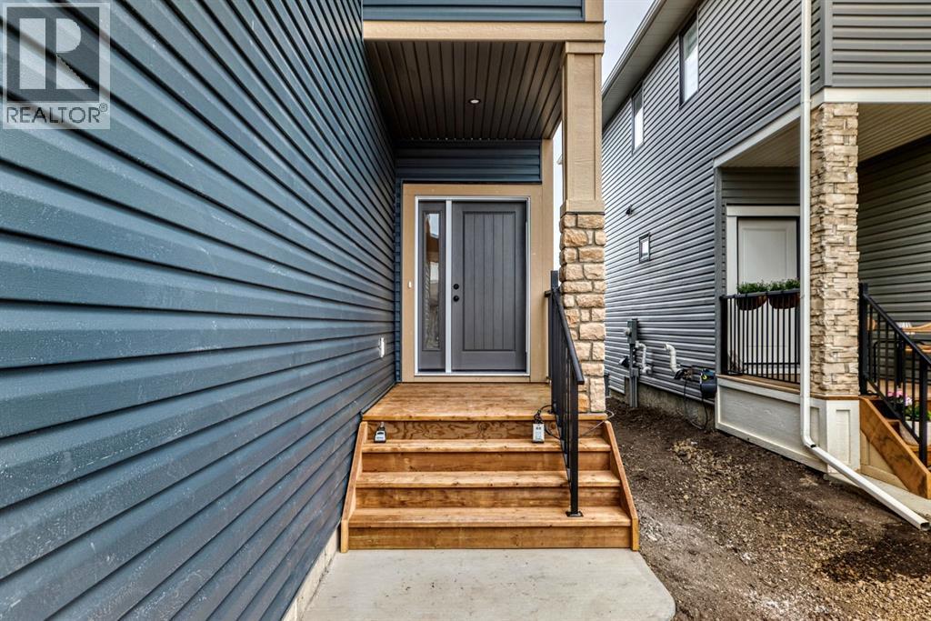 96 Fireside Common, Cochrane, Alberta  T4C 3J1 - Photo 3 - A2309740