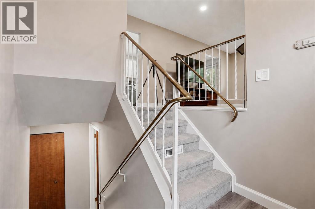 3056 32a Street Se, Calgary, Alberta  T2B 0T3 - Photo 3 - A2314462