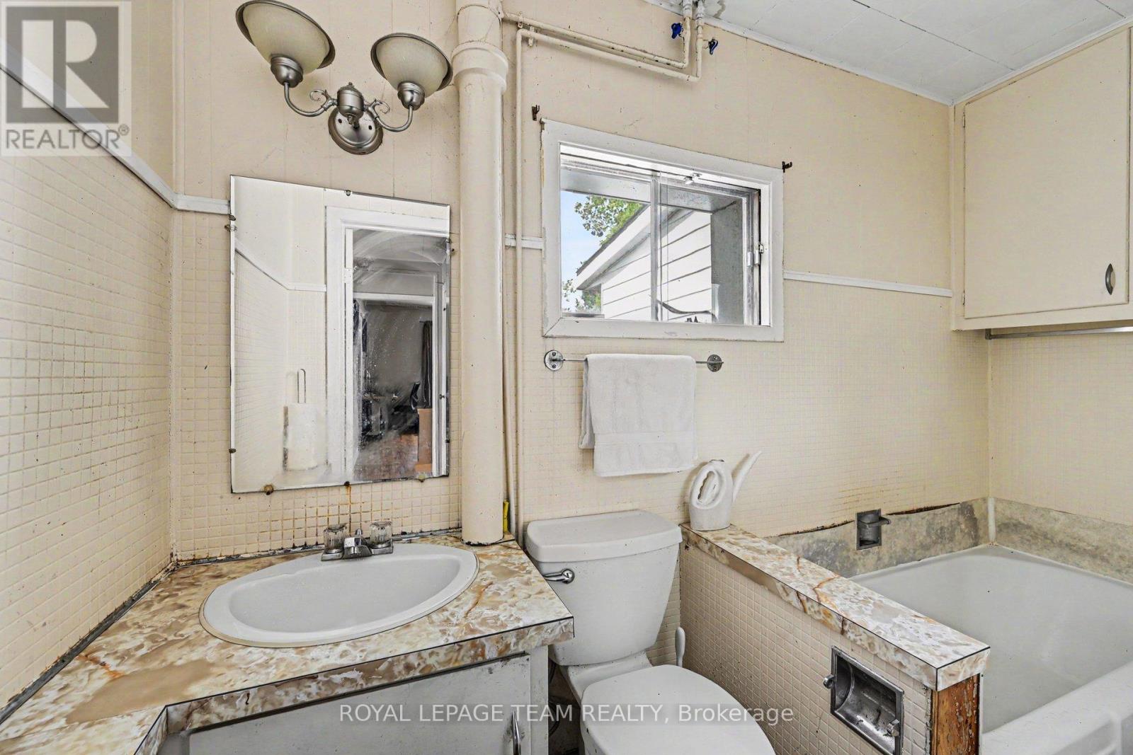 2 Mohns Avenue, Petawawa, Ontario  K8H 2G4 - Photo 14 - X13459600