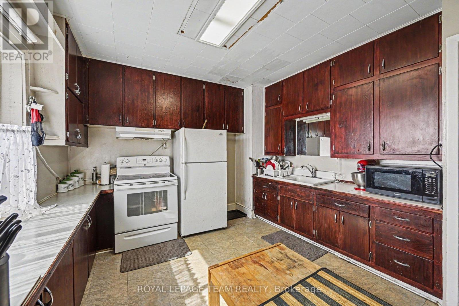 2 Mohns Avenue, Petawawa, Ontario  K8H 2G4 - Photo 6 - X13459600