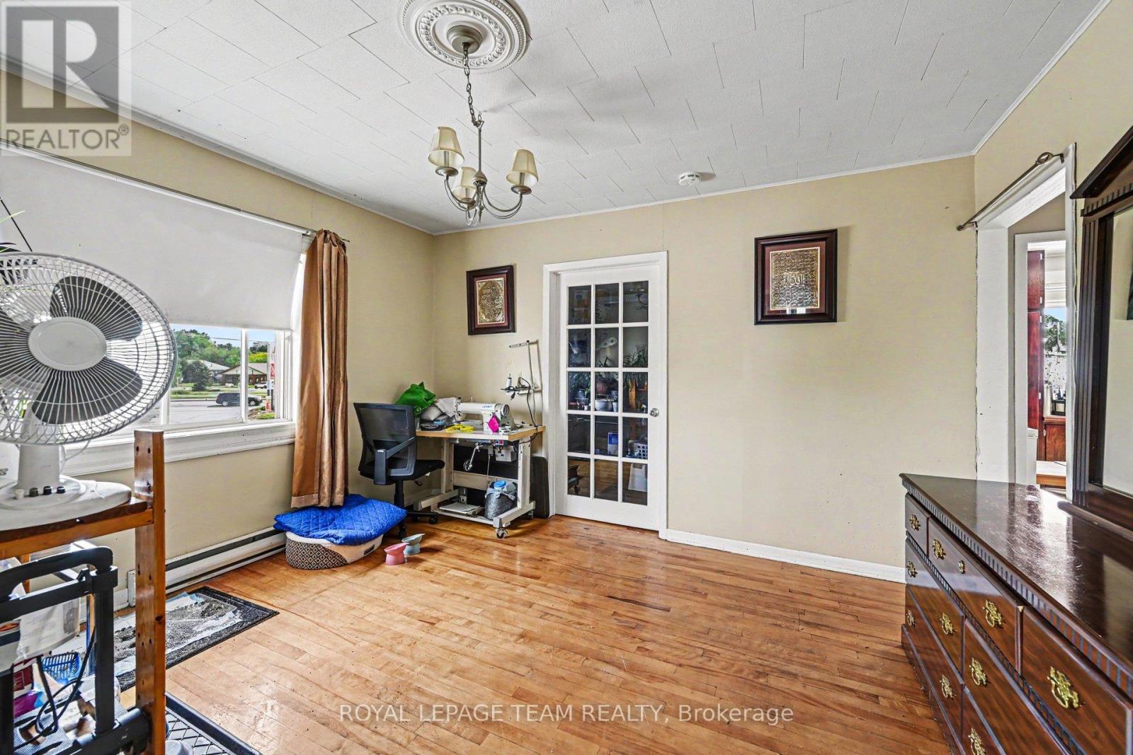 2 Mohns Avenue, Petawawa, Ontario  K8H 2G4 - Photo 9 - X13459600