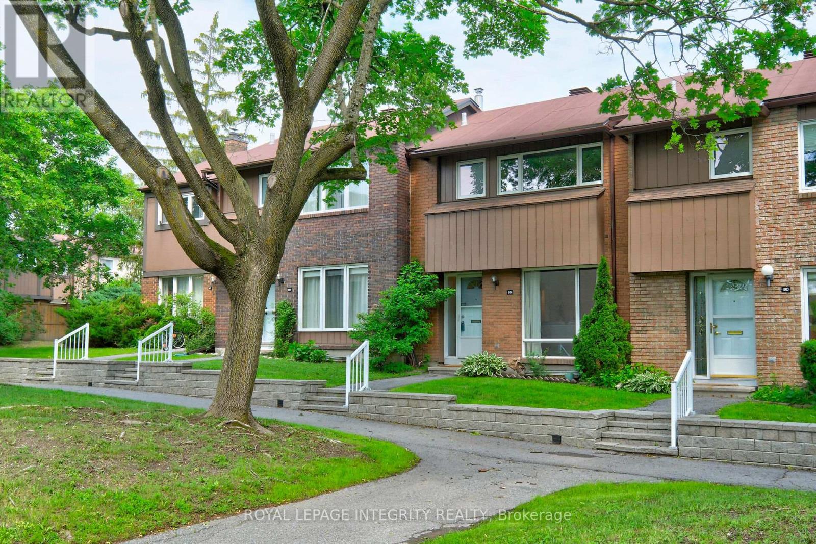 2111 Montreal Road, Ottawa, Ontario  K1J 8M8 - Photo 2 - X13459612