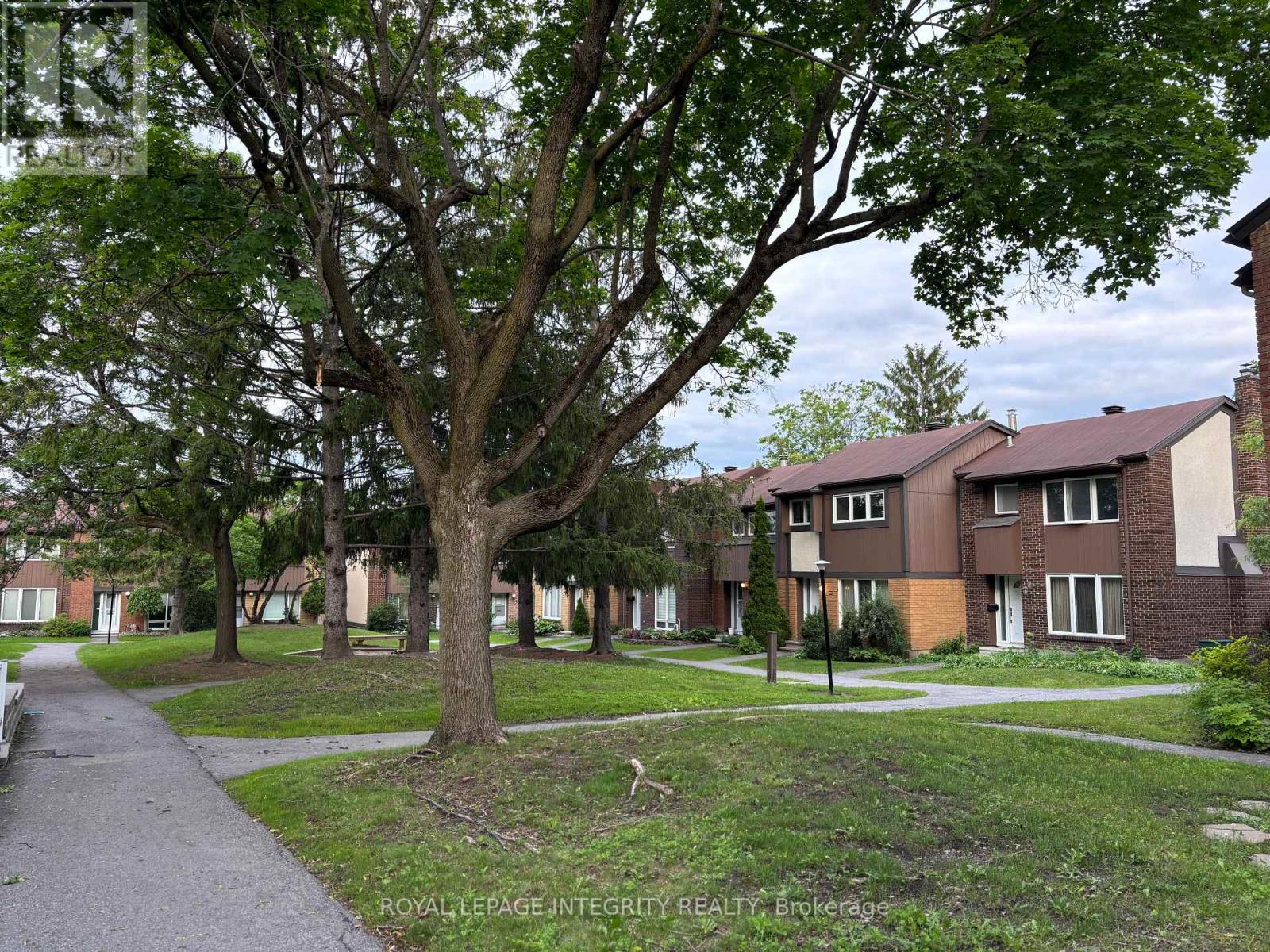 2111 Montreal Road, Ottawa, Ontario  K1J 8M8 - Photo 3 - X13459612