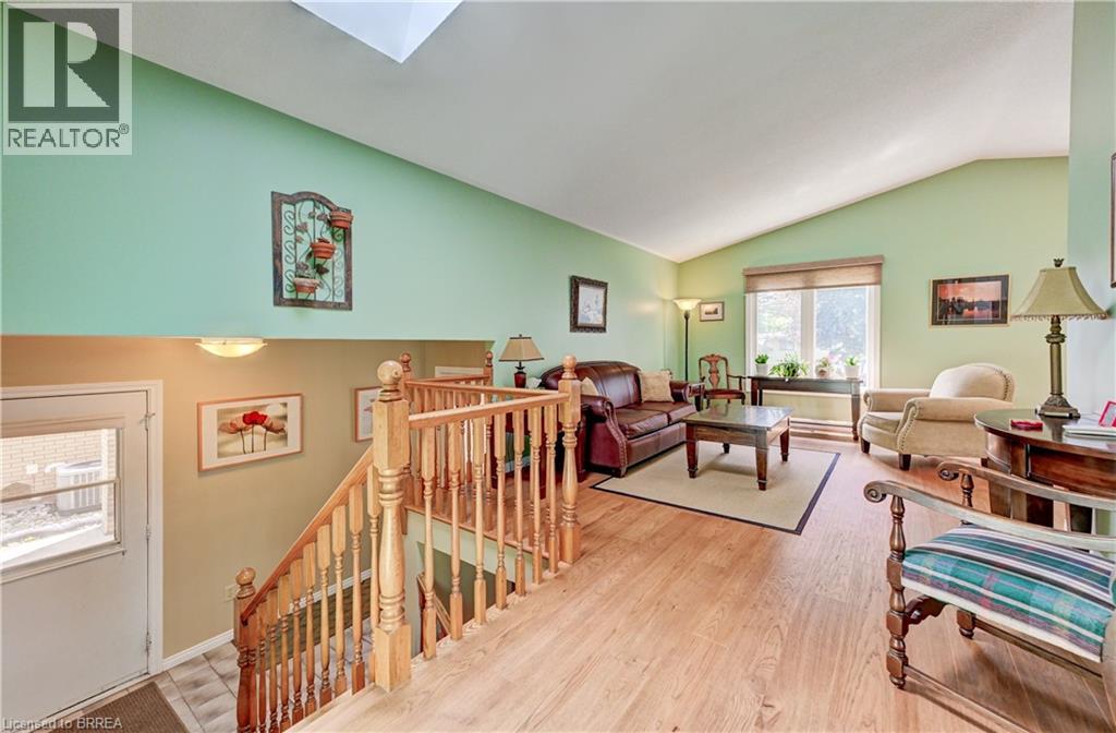 180 Balmoral Drive, Brantford, Ontario  N3R 7N5 - Photo 5 - 40839653