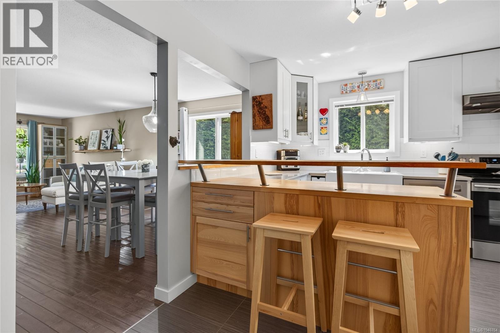 677 Somenos Dr, Comox, British Columbia  V9M 1B5 - Photo 4 - 1040764
