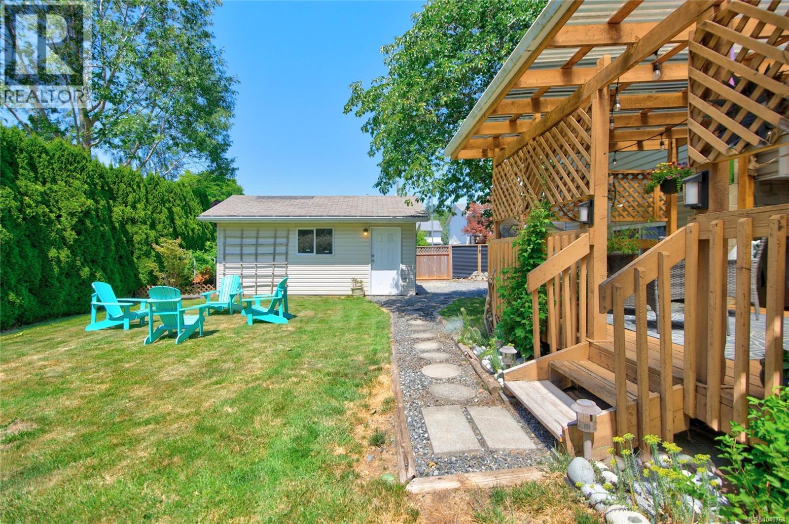 677 Somenos Dr, Comox, British Columbia  V9M 1B5 - Photo 2 - 1040764