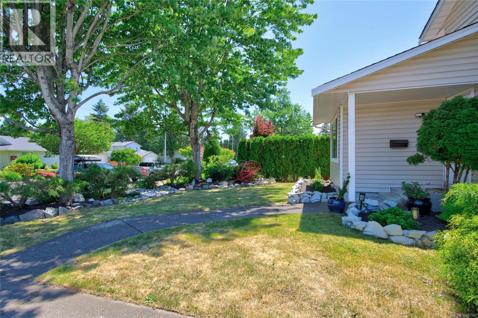 677 Somenos Dr, Comox, British Columbia  V9M 1B5 - Photo 75 - 1040764