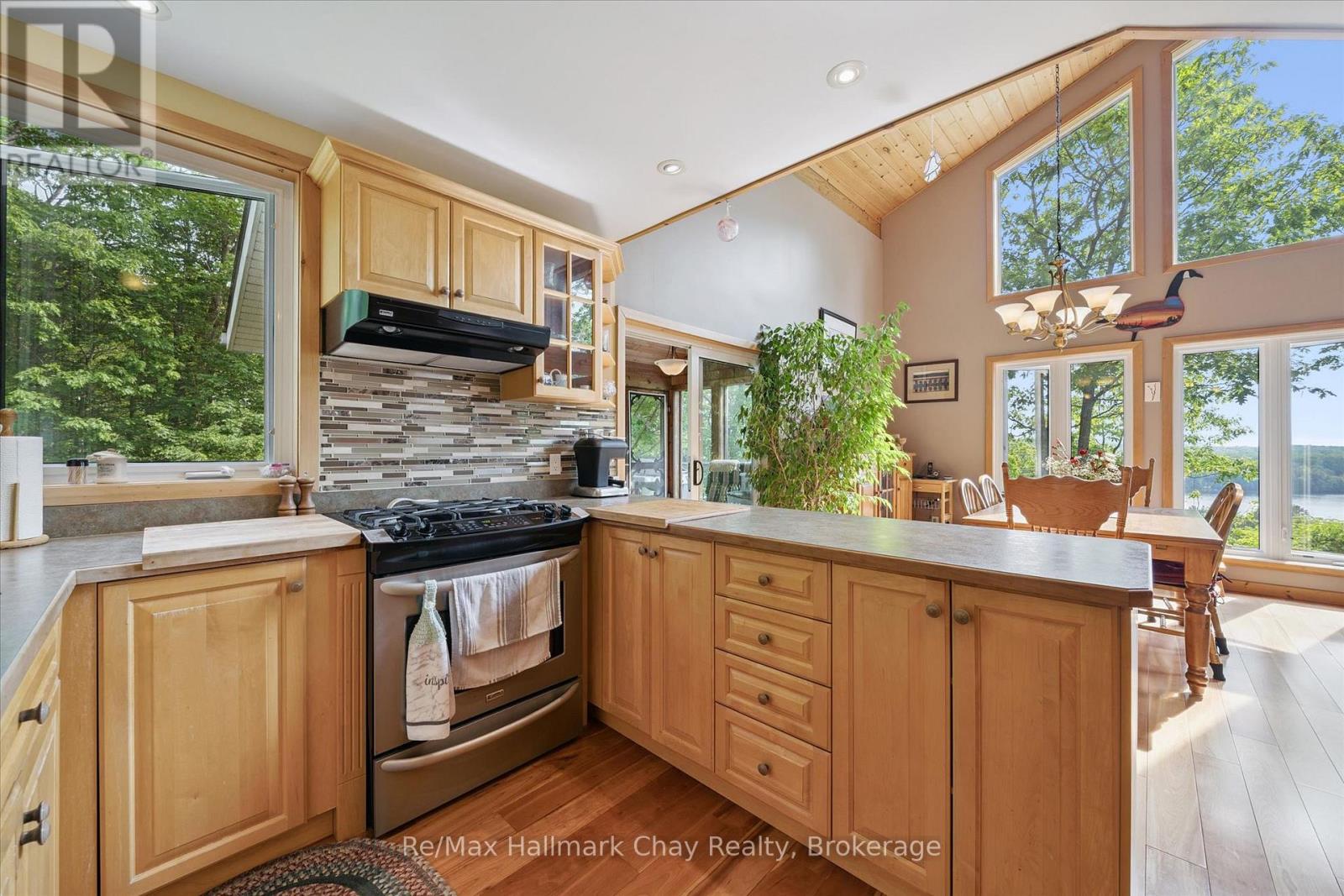 1497 Fox Point Road, Lake Of Bays, Ontario  P0A 1H0 - Photo 8 - X13459608