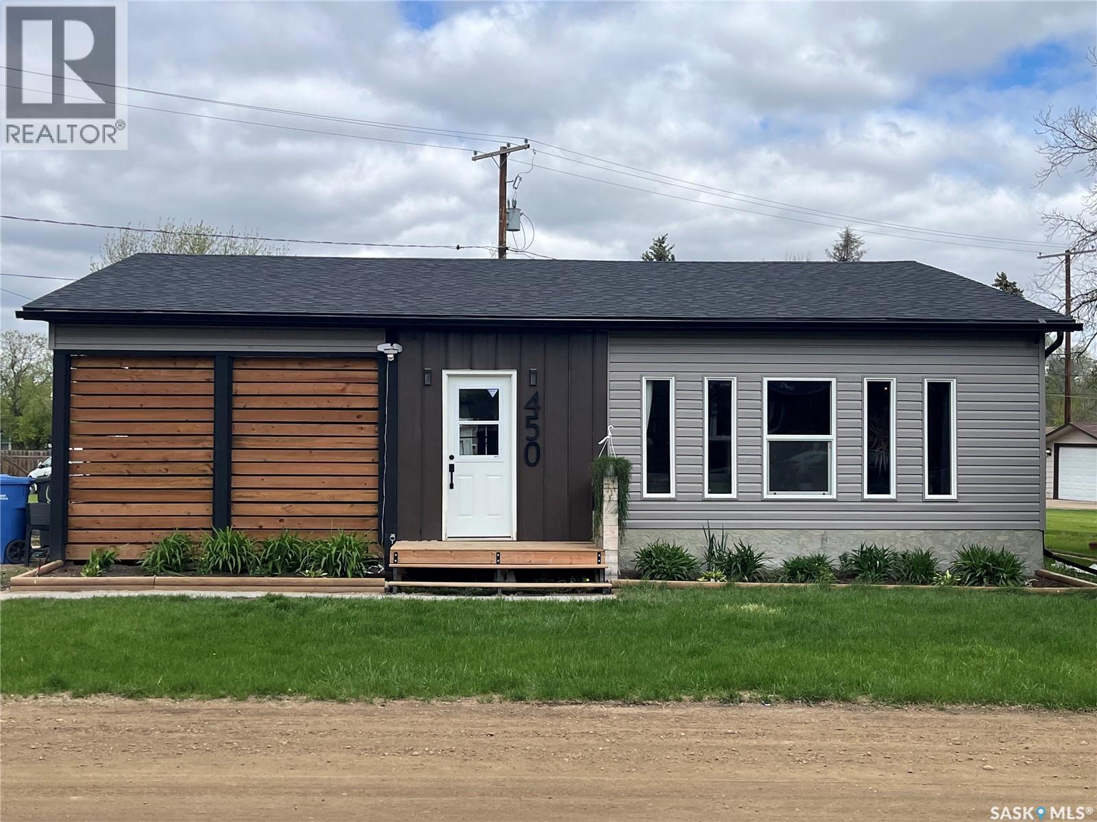 450 6th STREET, craik, Saskatchewan