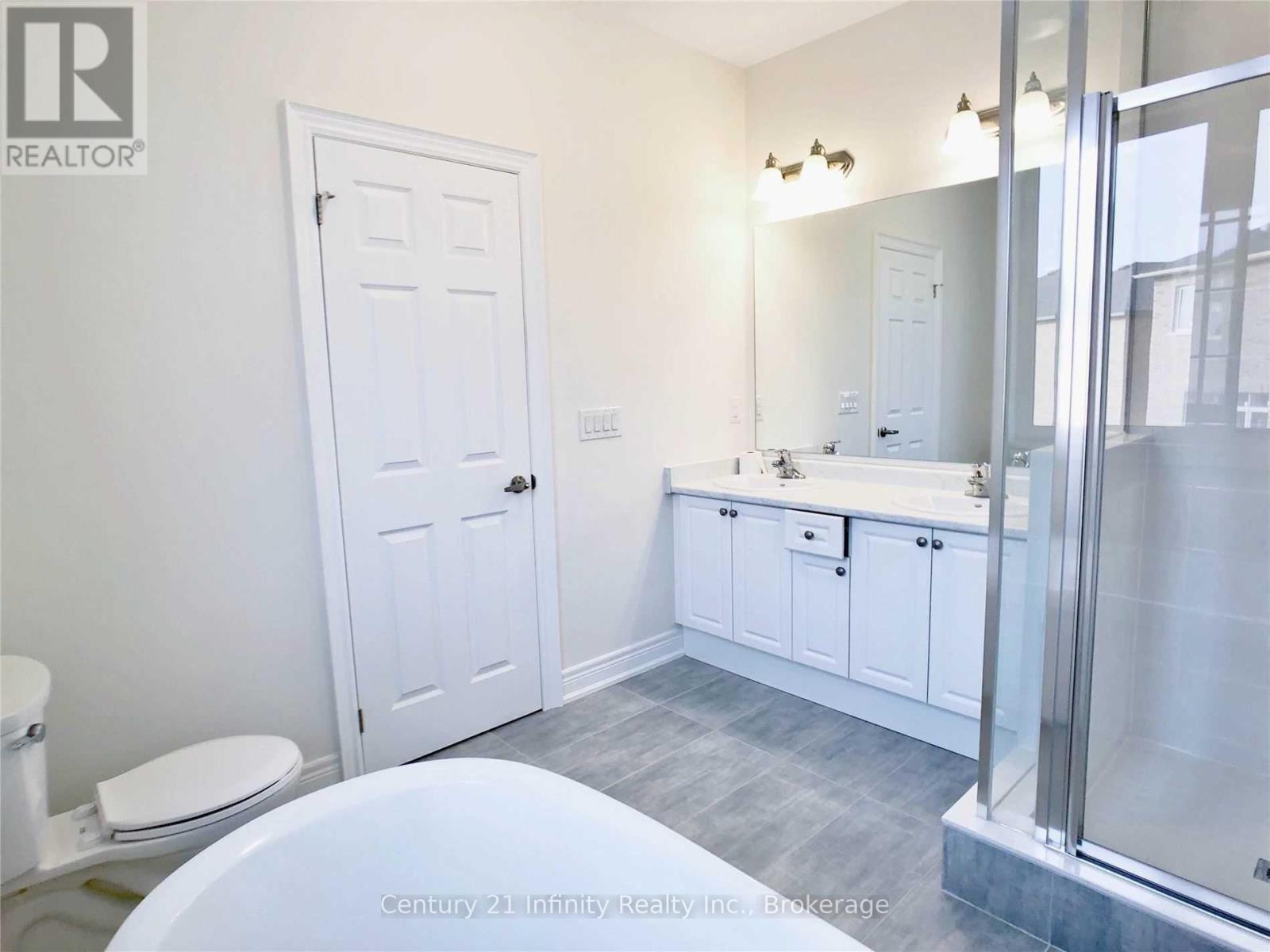 9 St Ives Crescent, Whitby, Ontario  L1P 0C5 - Photo 15 - E13455516