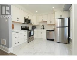 70 COURTLEIGH SQUARE, Brampton, Ontario